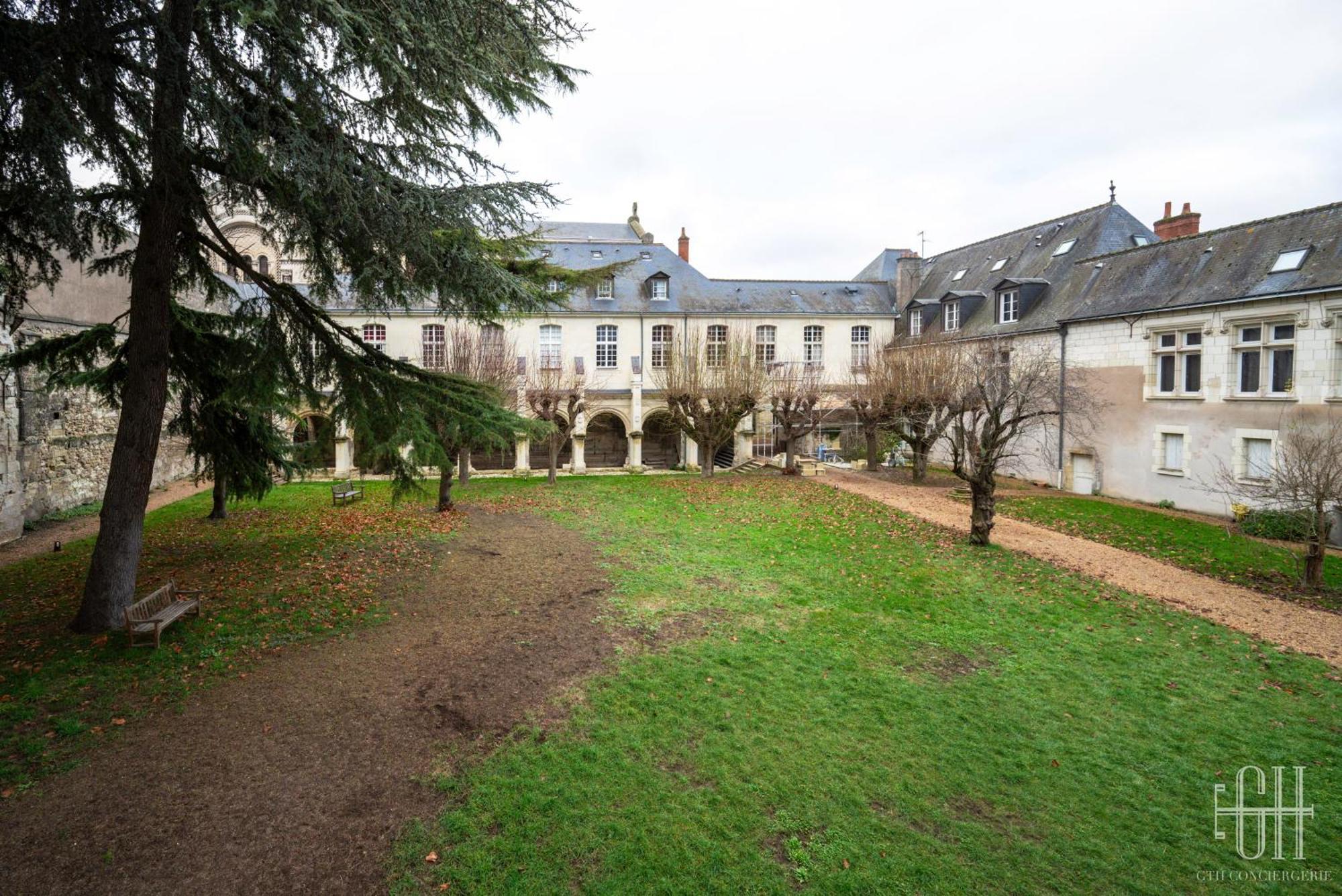 Le Saint Martin / Cathedrale Apartment Tours Bagian luar foto