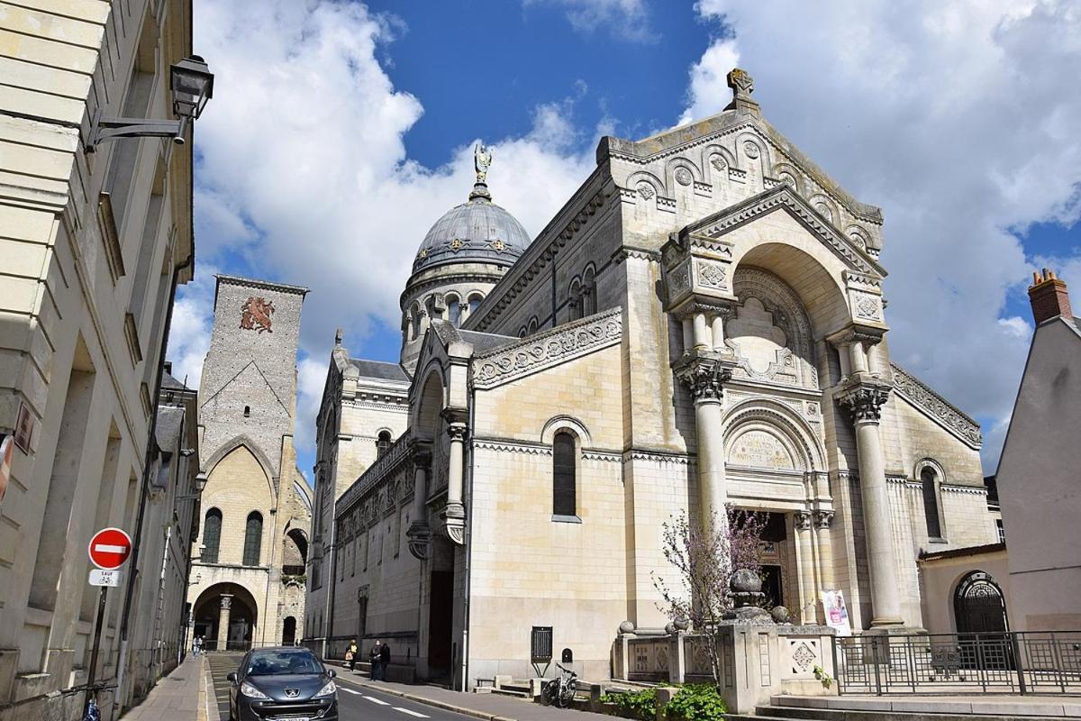 Le Saint Martin / Cathedrale Apartment Tours Bagian luar foto