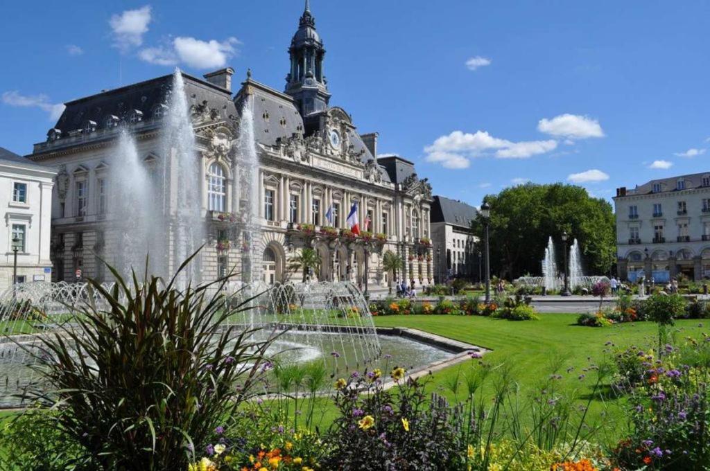 Le Saint Martin / Cathedrale Apartment Tours Bagian luar foto