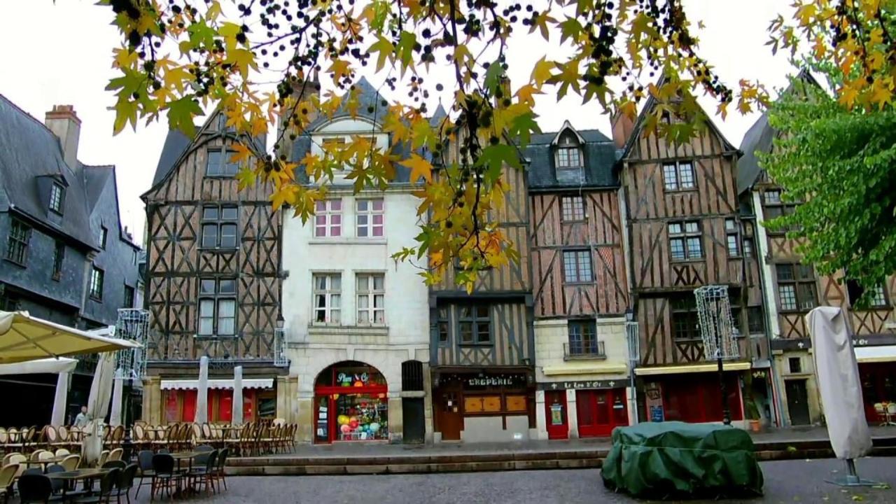 Le Saint Martin / Cathedrale Apartment Tours Bagian luar foto
